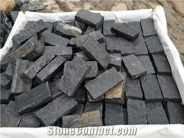 Split Dark Grey Granite Cobbles Stone Pavings