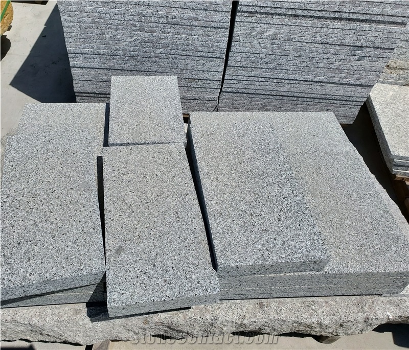 Customized Grey Granite Tiles and Slabs