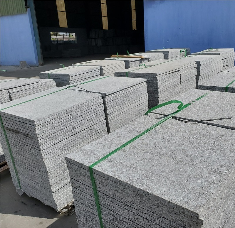 Customized Grey Granite Tiles and Slabs