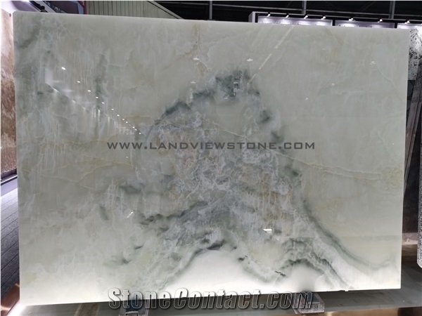 Snow White Onyx with Green Veins