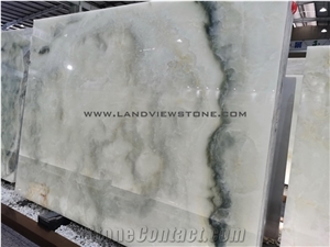 Snow White Onyx with Green Veins