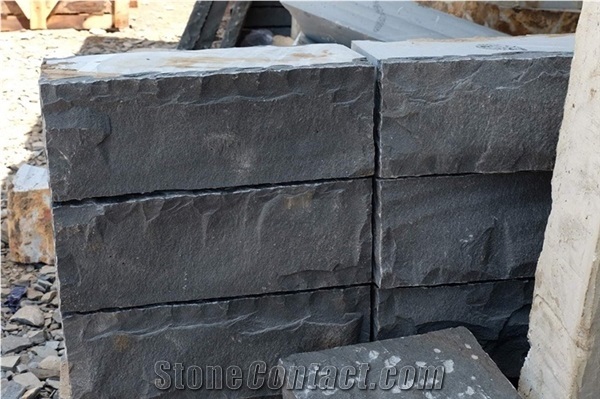 Black Basalt Palisades, 02 Opposite Long Sides Split