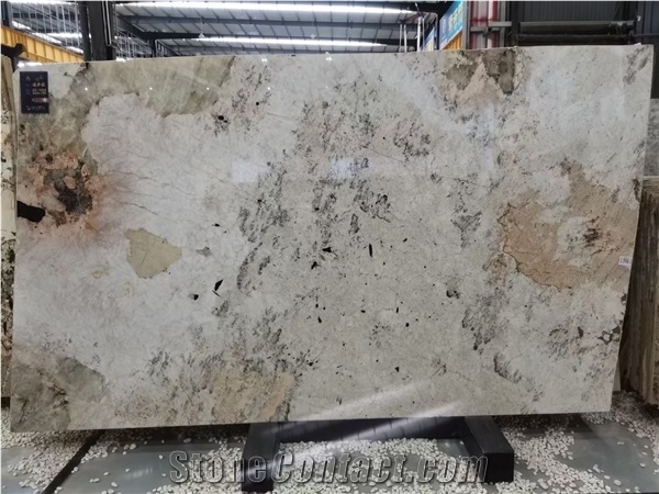 White Fantastic Granite for Kitchen Countertop