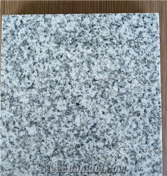 Sesame White with Silver Spot Granite Strip & Tiles