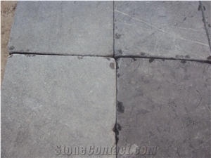 High Quality Vietnam Blue Stone Tumbled 20x20x2.5 cm