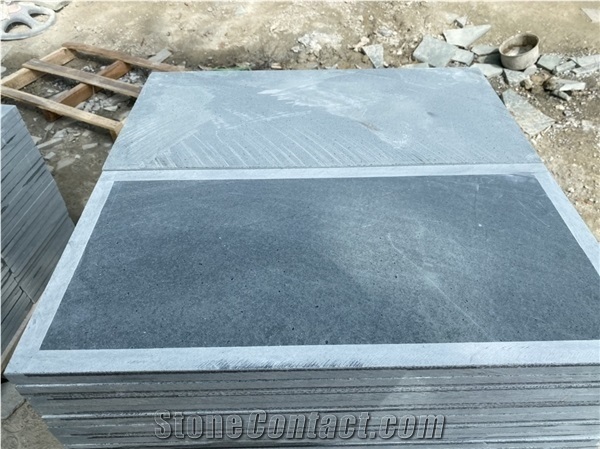Vietnam Green Granite Scraped Border Sawn
