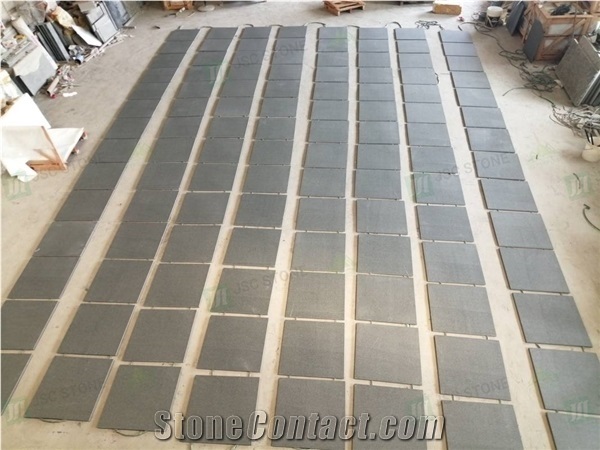 High Quality Natural Stone India Black Granite Flooring