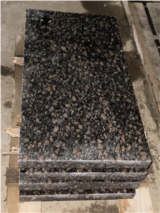 Leopard granite plates 