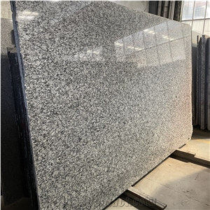 China Spary White Granite Slab Wall Cladding
