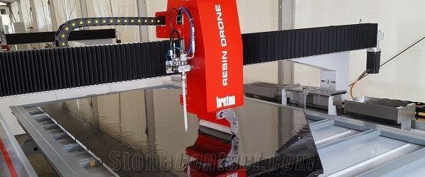 Breton ResinDrone Robot-Automatic Resin Treatment of Slabs