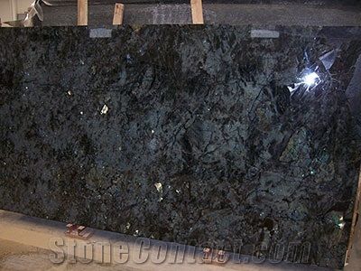 green-labradorite-granite-slabs-p3003-1b.jpg