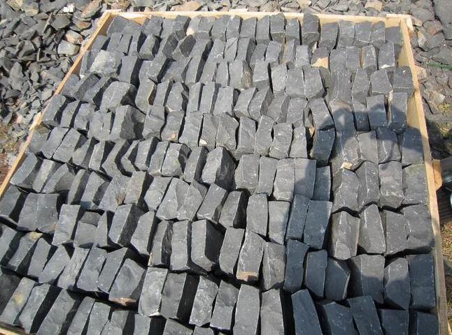 black basalt granite tile.jpg