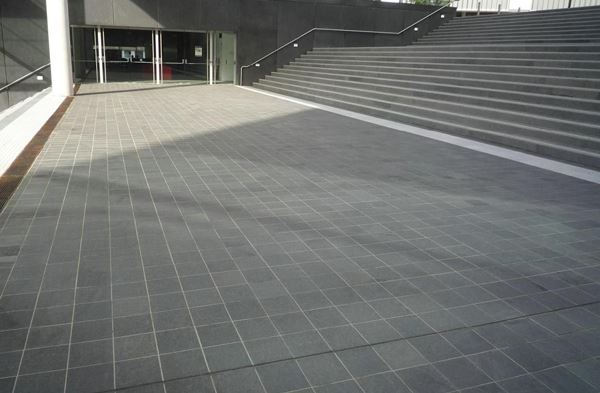 black basalt floor.jpg