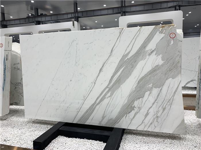 Calacatta white marble slab (70)