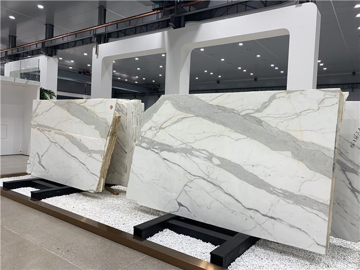 Calacatta white marble slab (28)