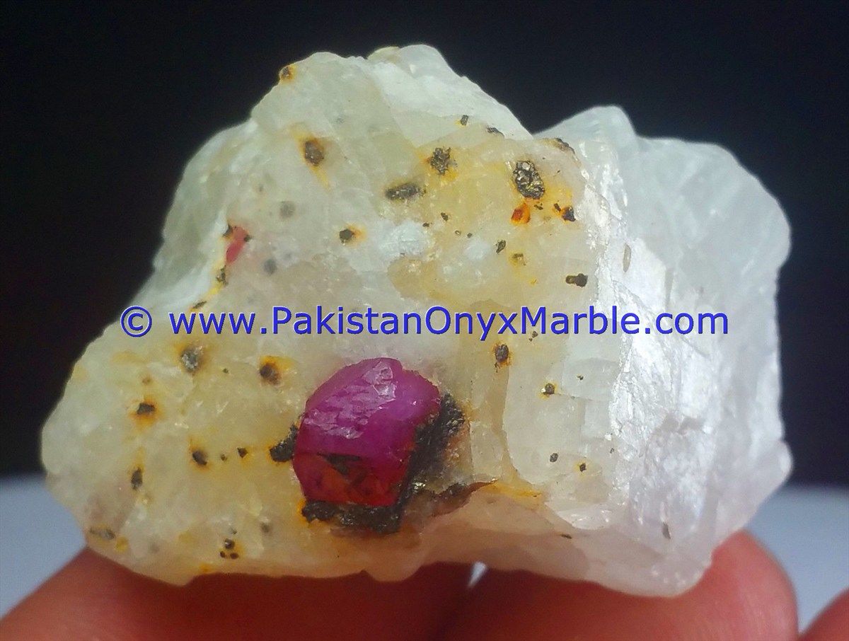 ruby specimens top quality terminated crystal mineral specimen pigeon blood motherrock matrix specimen from hunza kashmir mine pakistan-02