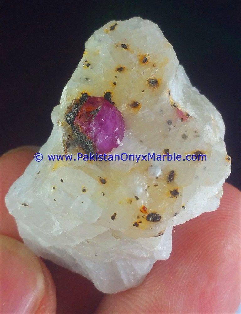 ruby specimens top quality terminated crystal mineral specimen pigeon blood motherrock matrix specimen from hunza kashmir mine pakistan-03