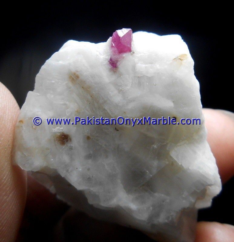 ruby specimens top quality terminated crystal mineral specimen pigeon blood motherrock matrix specimen from hunza kashmir mine pakistan-05
