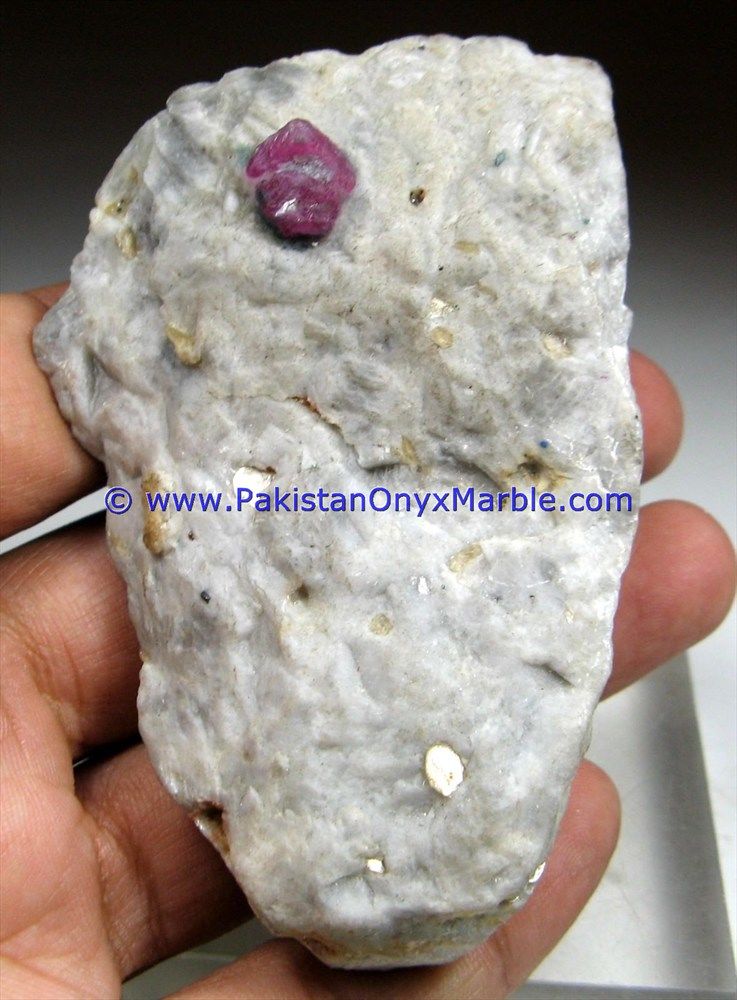 ruby specimens top quality terminated crystal mineral specimen pigeon blood motherrock matrix specimen from hunza kashmir mine pakistan-12