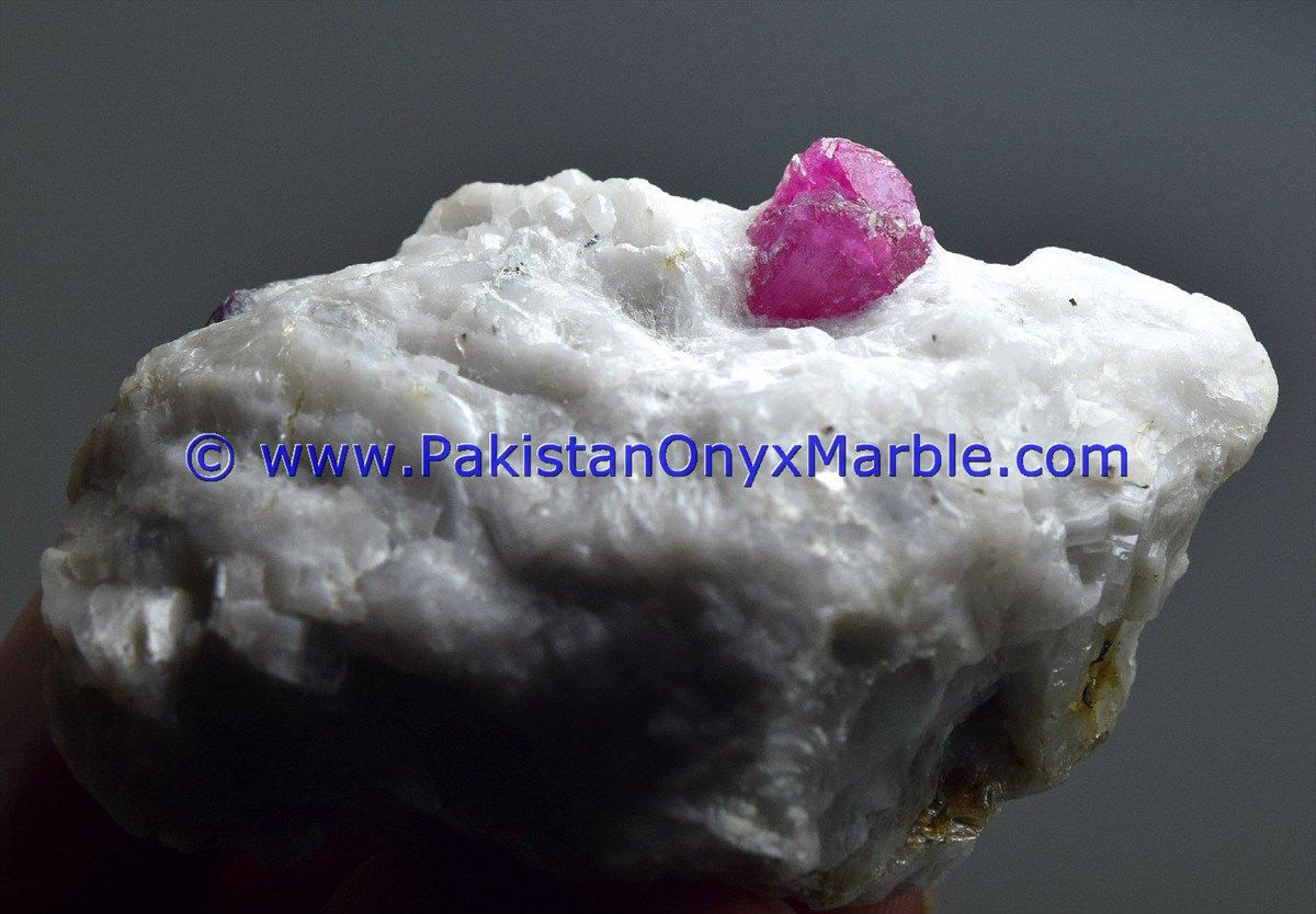 ruby specimens top quality terminated crystal mineral specimen pigeon blood motherrock matrix specimen from hunza kashmir mine pakistan-19
