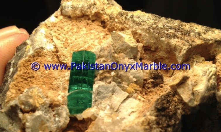 emerald specimens top quality terminated crystals motherrock matrix specimen from panjsheer afghaistan-04