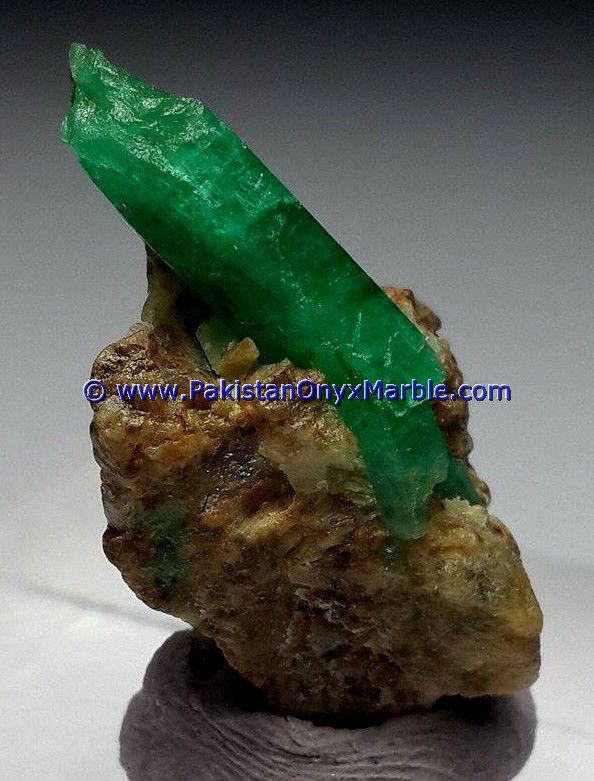 emerald specimens top quality terminated crystals motherrock matrix specimen from panjsheer afghaistan-10