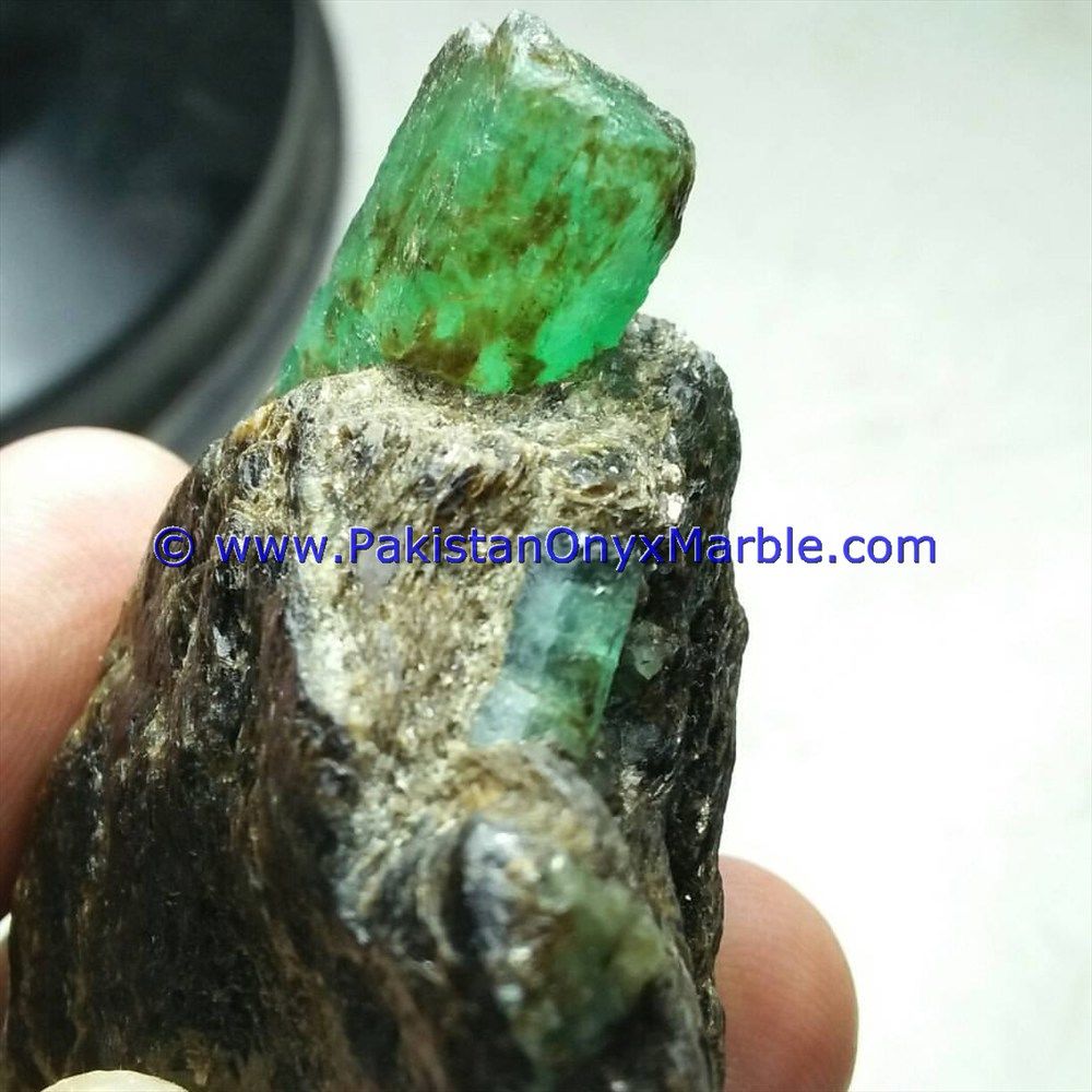emerald specimens top quality terminated crystals motherrock matrix specimen from swat mine pakistan-01