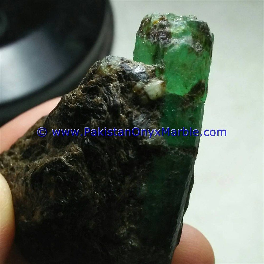 emerald specimens top quality terminated crystals motherrock matrix specimen from swat mine pakistan-03