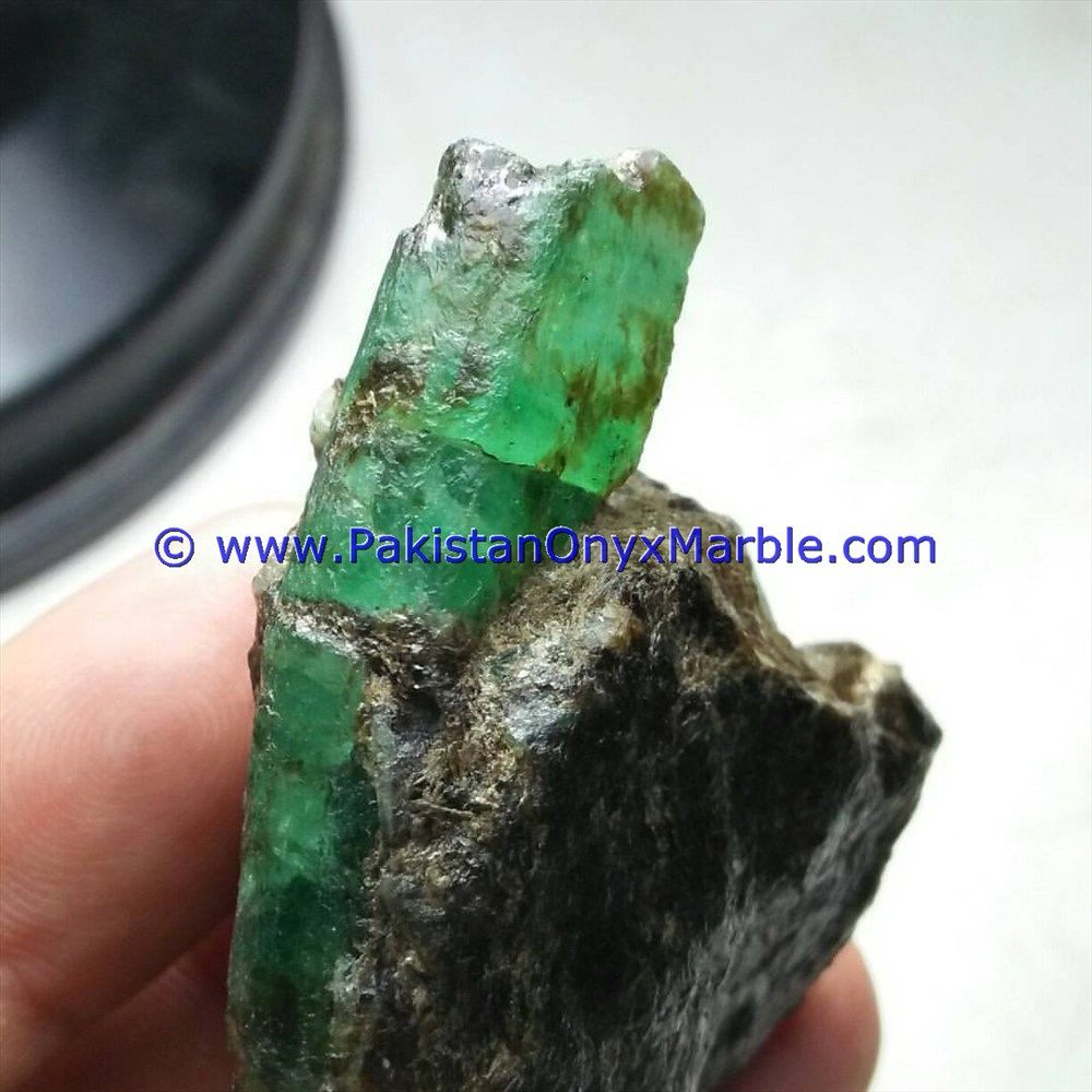 emerald specimens top quality terminated crystals motherrock matrix specimen from swat mine pakistan-04