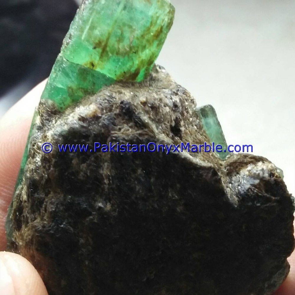 emerald specimens top quality terminated crystals motherrock matrix specimen from swat mine pakistan-05