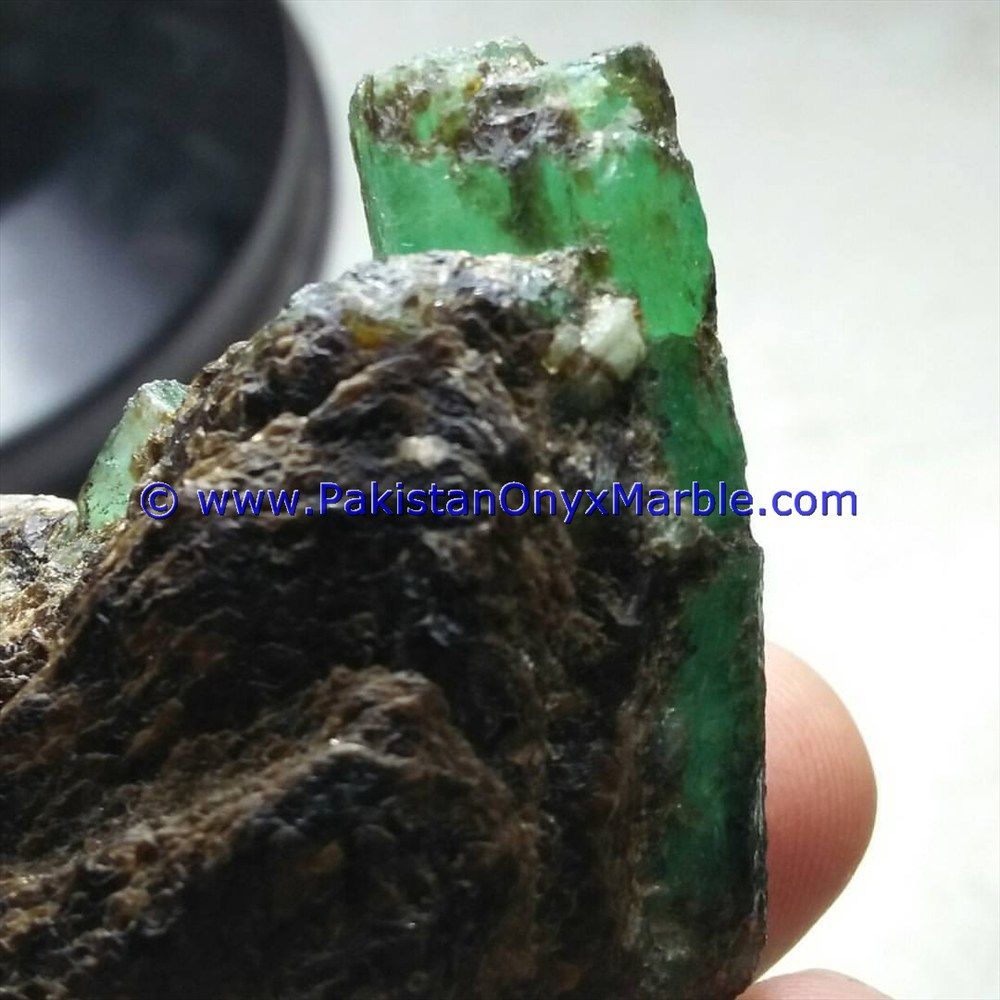 emerald specimens top quality terminated crystals motherrock matrix specimen from swat mine pakistan-06