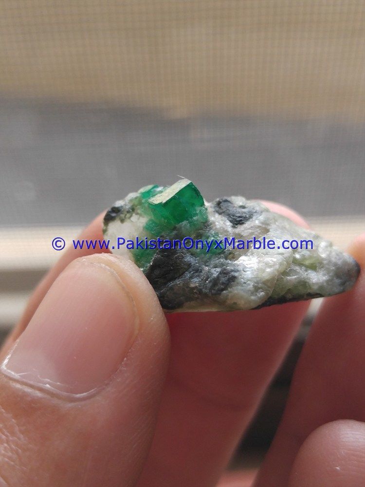 emerald specimens top quality terminated crystals motherrock matrix specimen from swat mine pakistan-09