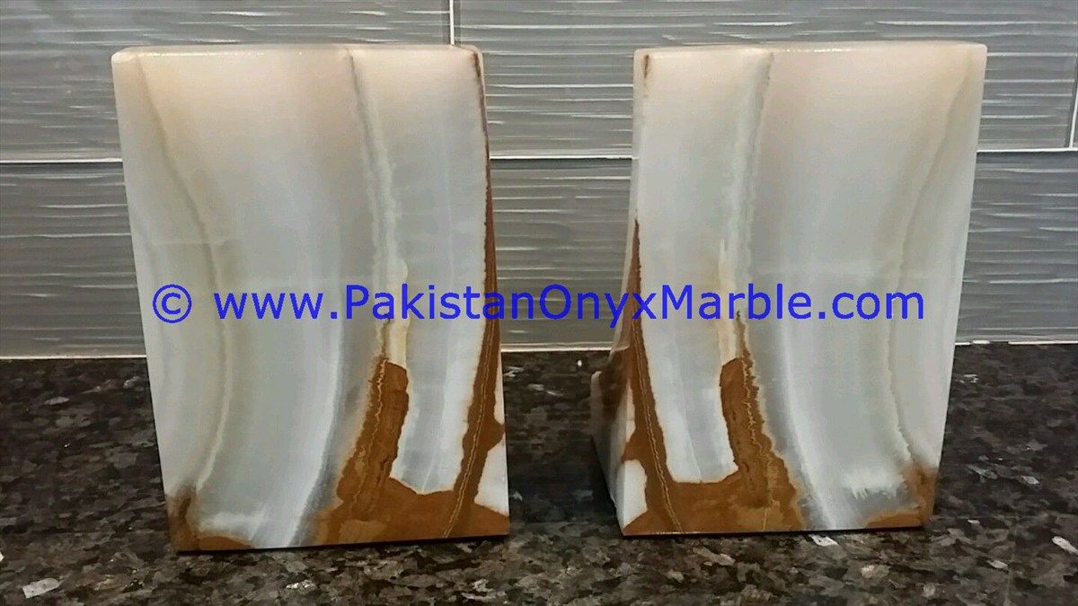 Onyx Bookends Triangle-24