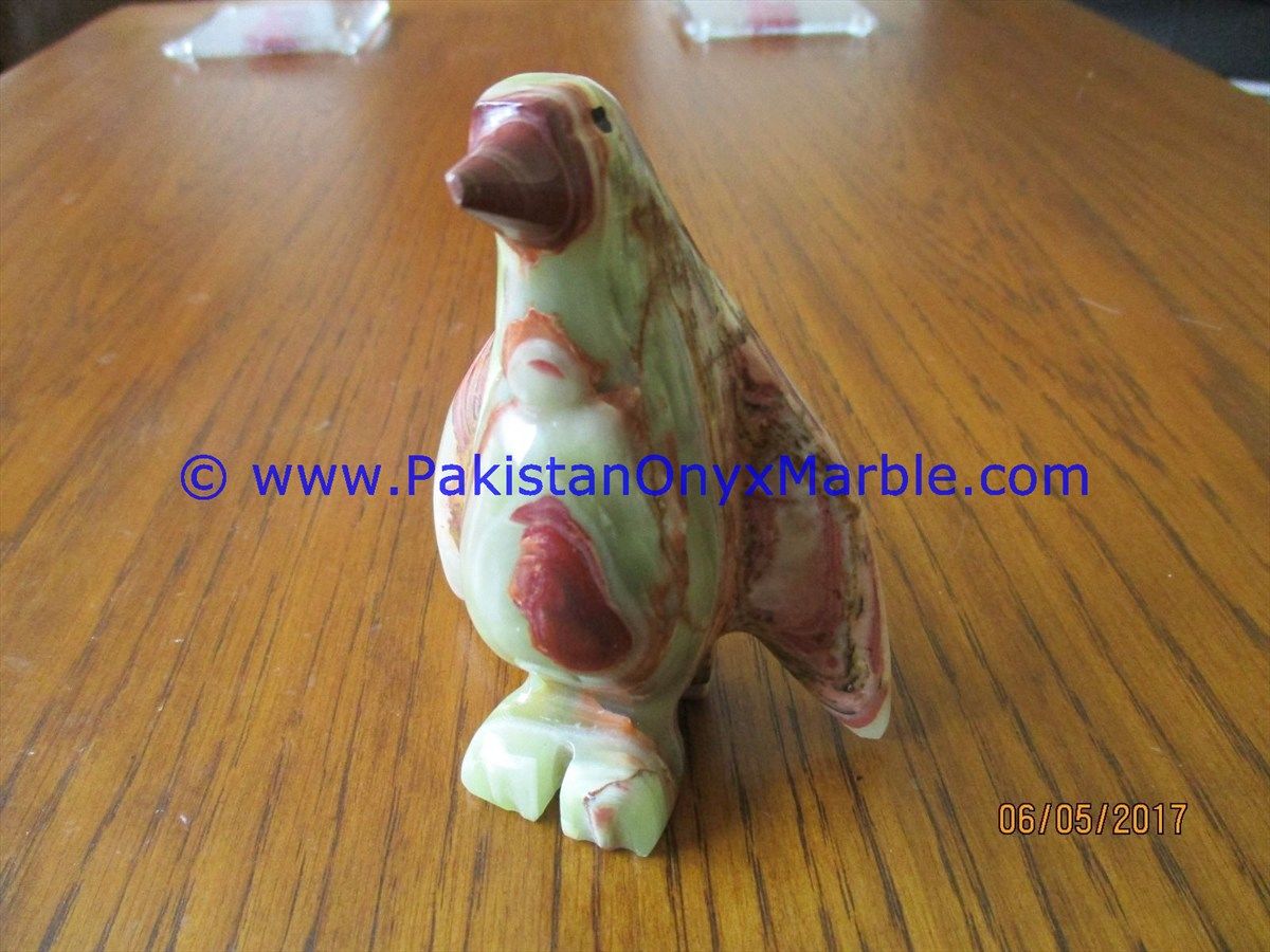 Onyx Carved Penguin Statue-04