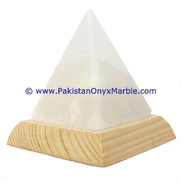 Himalayan USB Pyramid Salt Lmaps-19