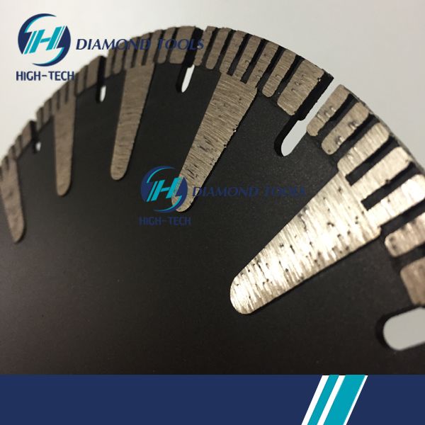 Hot pressed Diamond saw blade with deep T protection teeth for Granite and concrete (4).jpg