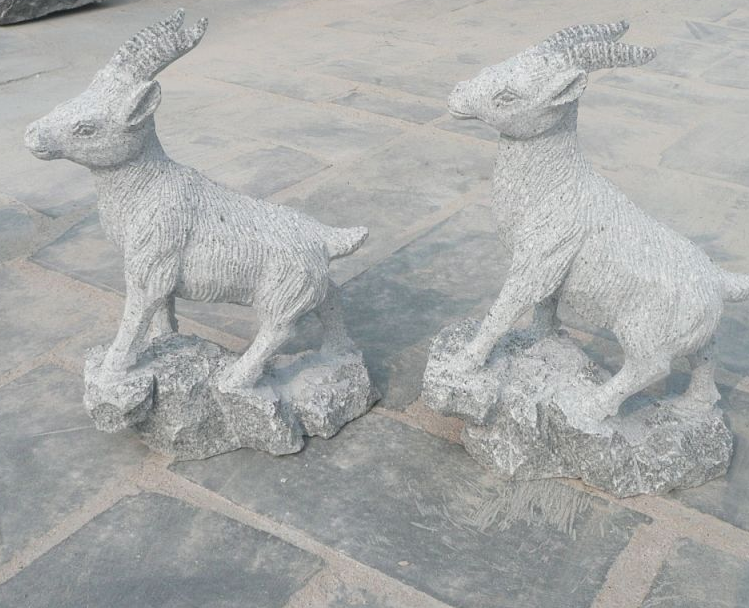 animal statue3.png