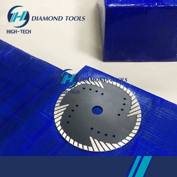 Turbo Diamond Saw Blade with triangle protective teeth for Granite and Concrete (1).jpg