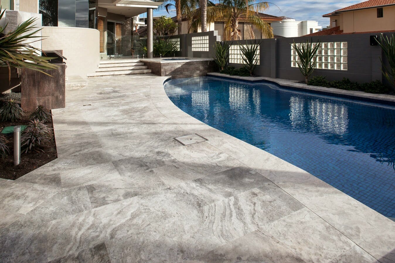 silver-french-pattern-unfilled-tumbled-travertine-POOL.jpg