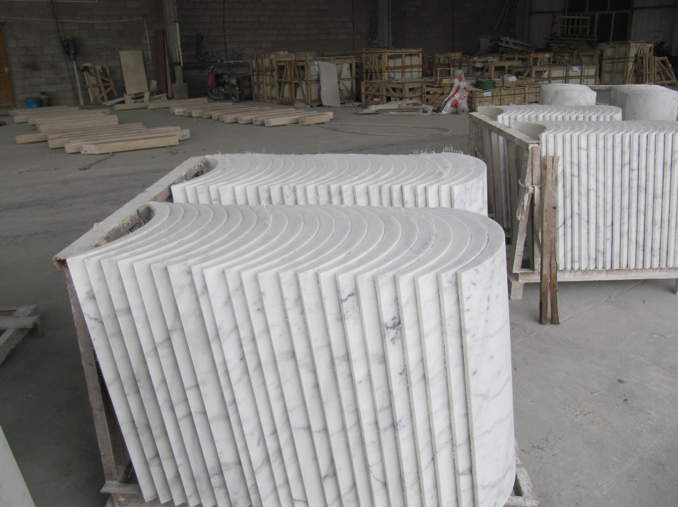 white marble column-01.png