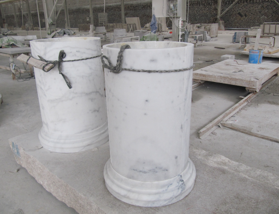 white marble column-03.png