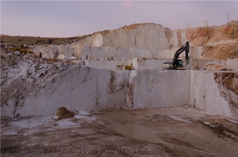 Soylu Marble - Perlato Royal Marble Quarry