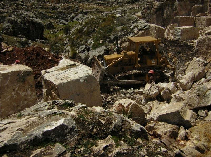 Travertino Chala Quarry