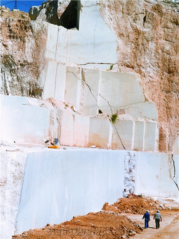 Crema Marfil Zafra Marble Quarry