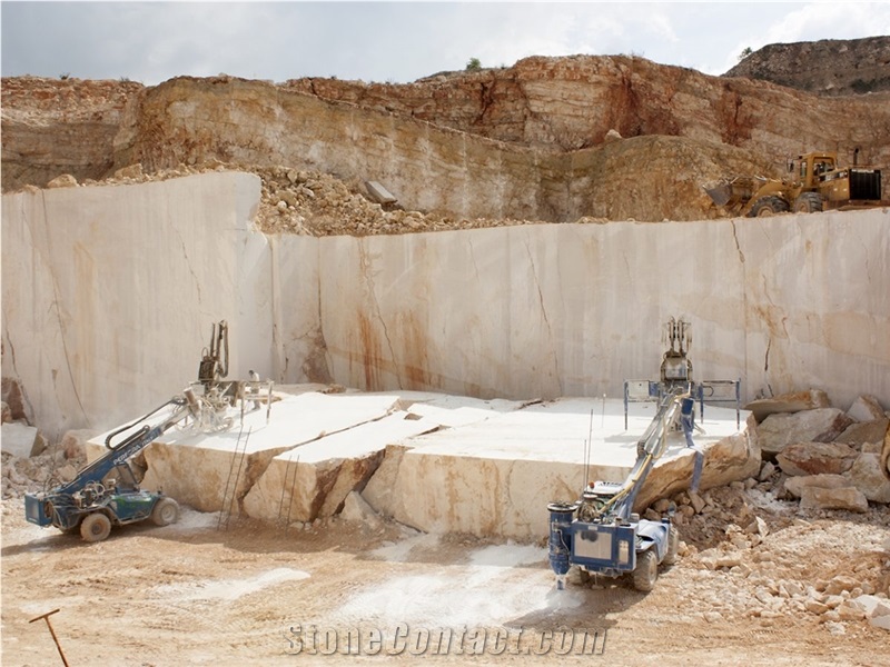 Trani Bronzetto Quarry