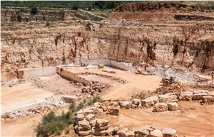 Trani Cocciolato, Trani Classico, Trani Chiaro, Trani Unito Quarry