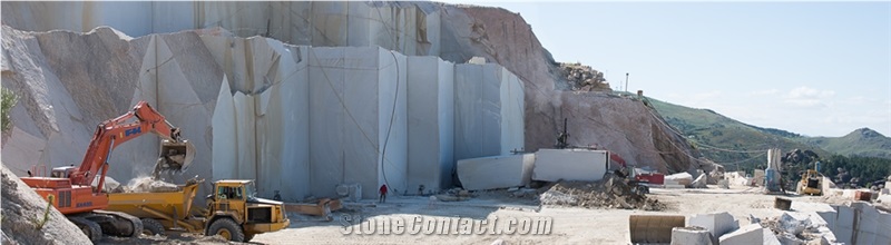 Crema Terra Granite Quarry