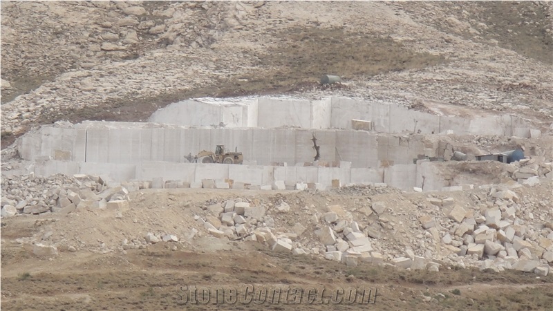 Safir Beige Limestone Quarry