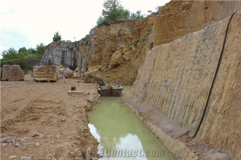 Marmor Slivenec, Sedy Slivenecky Mramor Quarry