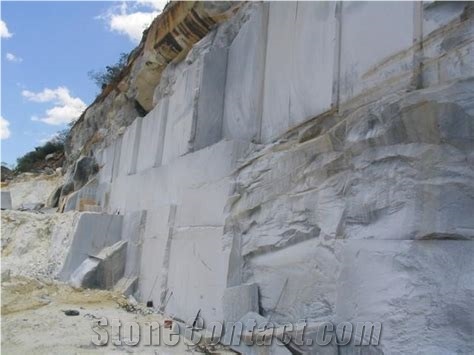 China Snow White Marble Quarry